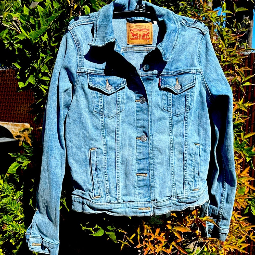 Levi's Women's Light Blue Jean Jacket